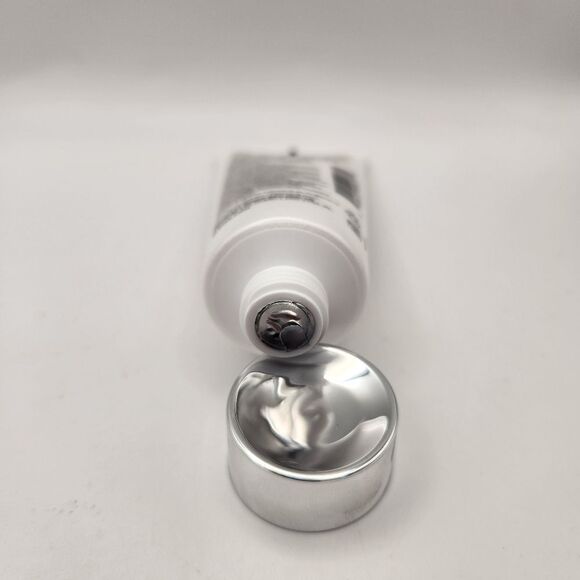 Elemis Dynamic Resurfacing Facial Wash TRAVEL SIZE Skin Refining Cleanser 1.0oz - Picture 3 of 3